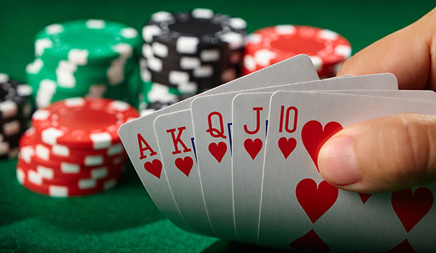 Playing Poker Online With Minimum Financial Risk